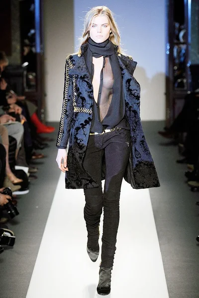 Look 13